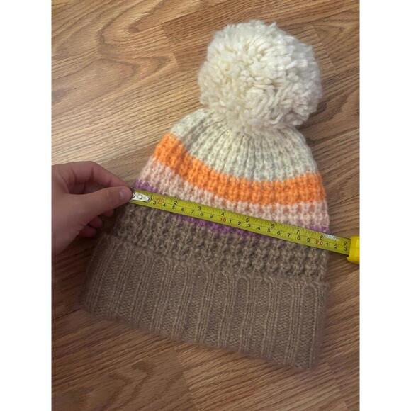 Universal Thread Beanie Hat - Picture 3 of 6